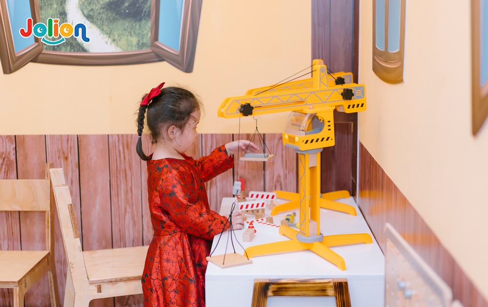 Bố mẹ cần bình tĩnh xử lý khi trẻ đánh nhau với bạn