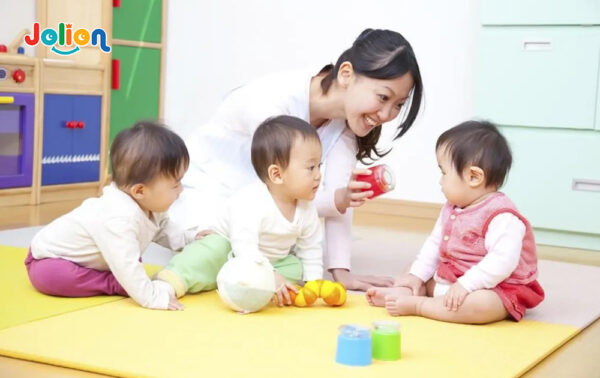 Bố mẹ cần lưu ý gì khi trẻ ít giao tiếp hình 1