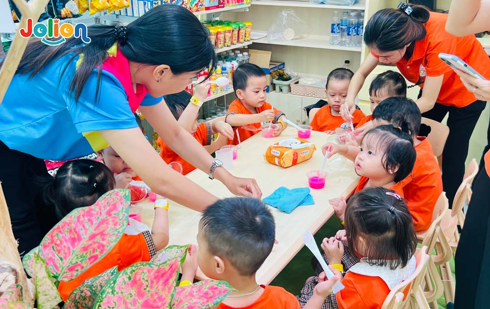 Cách dạy con tự lập ngay từ khi còn nhỏ dành cho phụ huynh