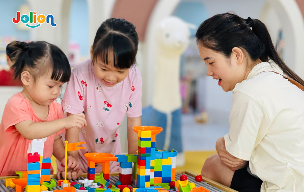 Chỉ số cảm xúc eq đóng vai trò quan trọng hinh thành tính cách ở trẻ