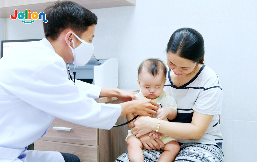 Có nên tiêm Vaccine cho trẻ nhỏ không?