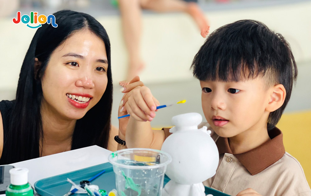 Cảnh giác với nguy cơ dậy thì sớm ở trẻ