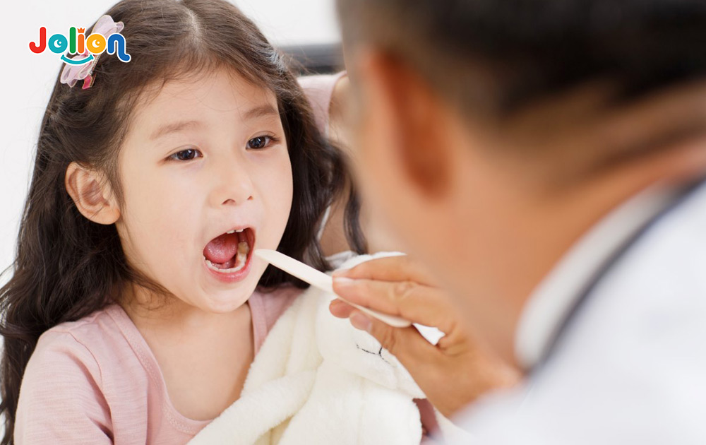 Những điều cần lưu ý khi tiêm phòng vaccine cho con hình 2