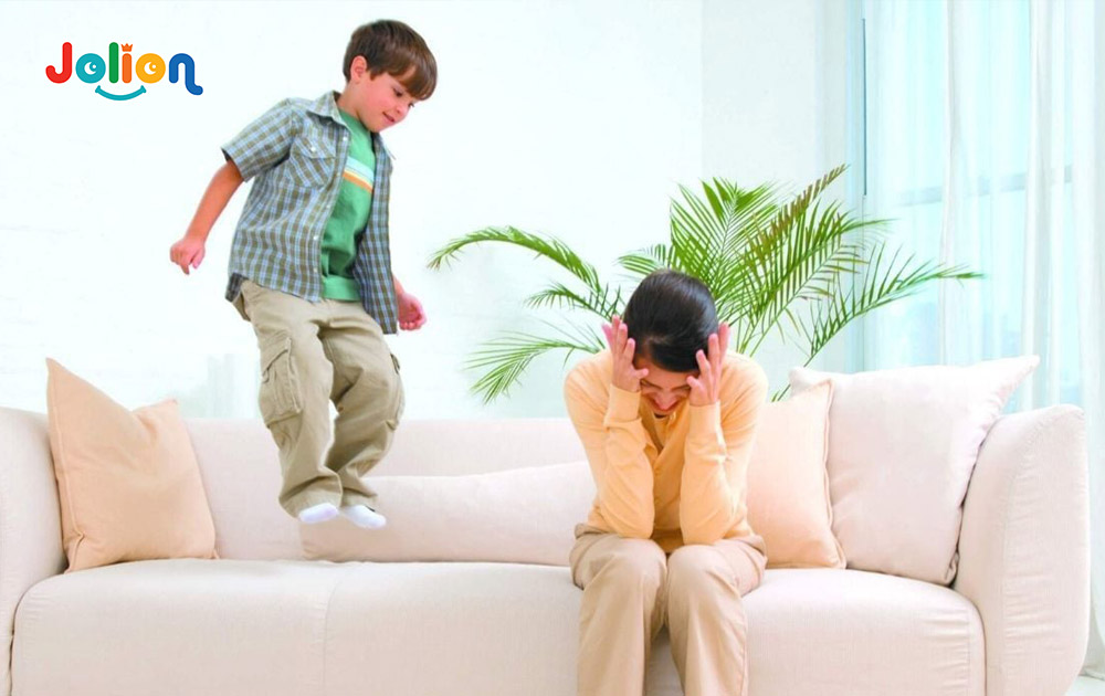 Phân biệt hiếu động và tăng động giảm chú ý ở trẻ