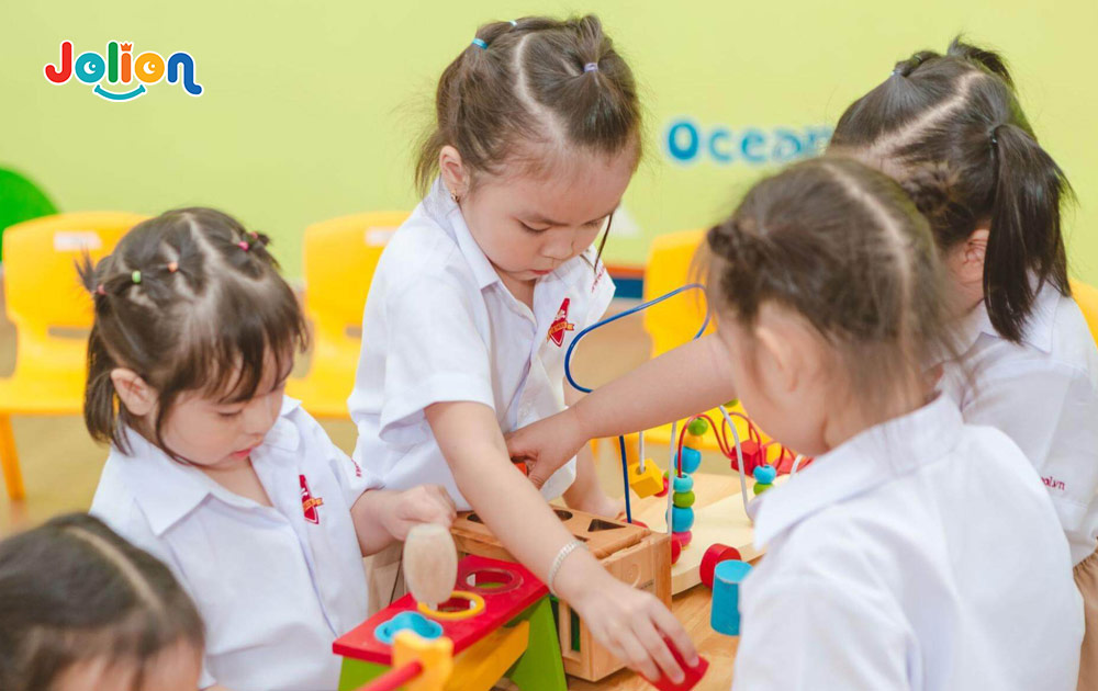 Phương pháp giáo dục trẻ mầm non được áp dụng tùy theo nhu cầu và sở thích của trẻ